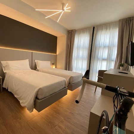 Fly Bike Hotel Trento Exteriör bild