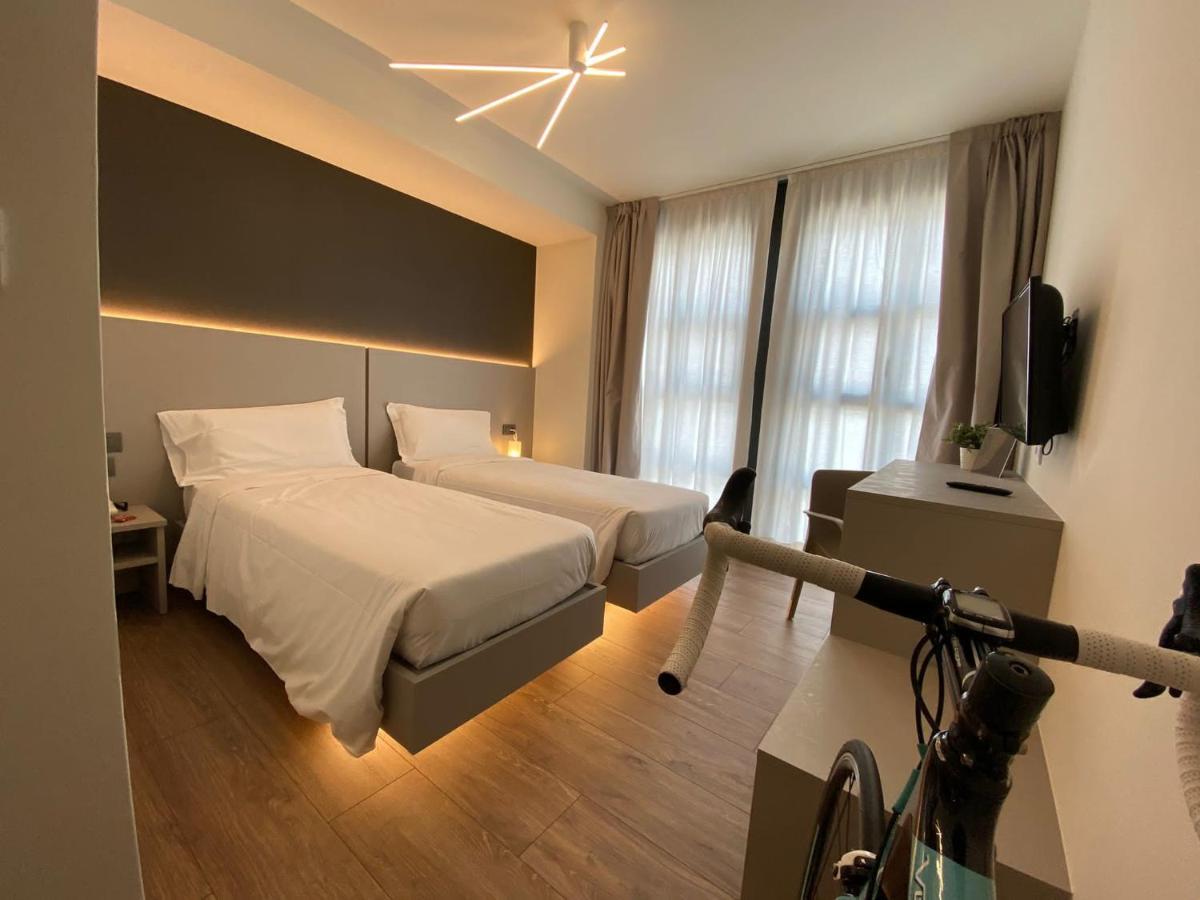 Fly Bike Hotel Trento Exteriör bild